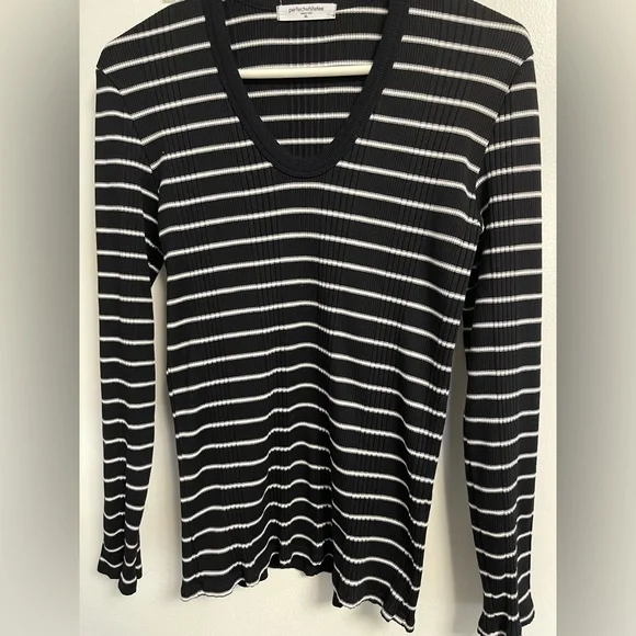 perfectwhitetee Robyn Luxe U Neck long sleeve in Black/White- XL - Picture 4 of 4